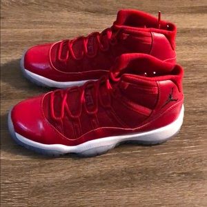 True Red 11 Retro